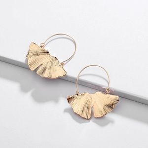 Anthropologie Gold Ginkgo Leaf Earring